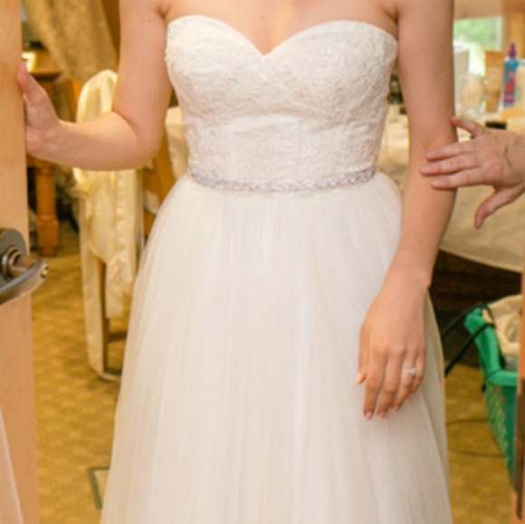 Wedding Dress - Picture 3 of 6